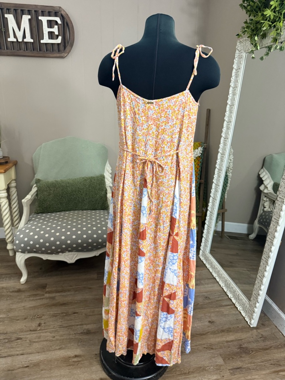 Billabong • Vintage Gal Patchwork FloralMaxi Dress - Picture 5 of 16